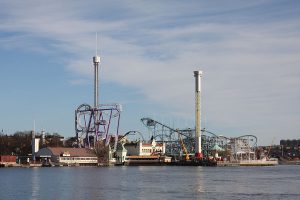 1200px-Gröna_Lund_2012